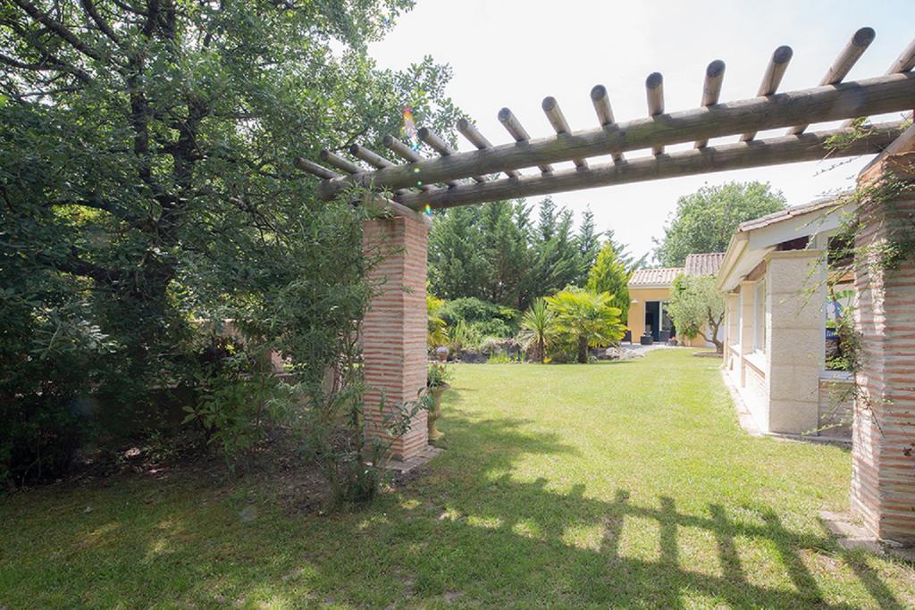 Villa Lescala Blaye Exterior photo